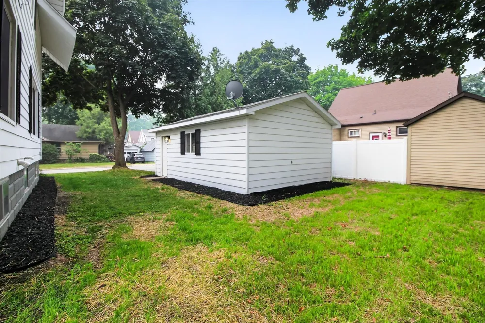 509 Liberty Street Alma City, MI 48801