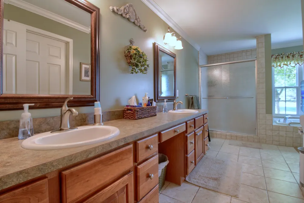 6794 Meadows Pass Webster Township, MI 48130