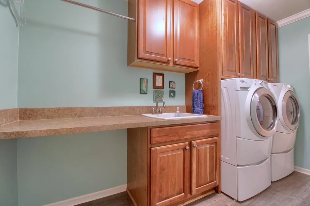 6794 Meadows Pass Webster Township, MI 48130