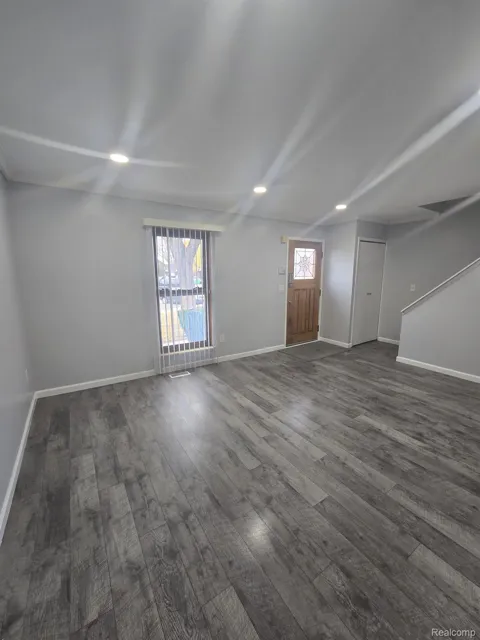 8410 HICKORY DRIVE