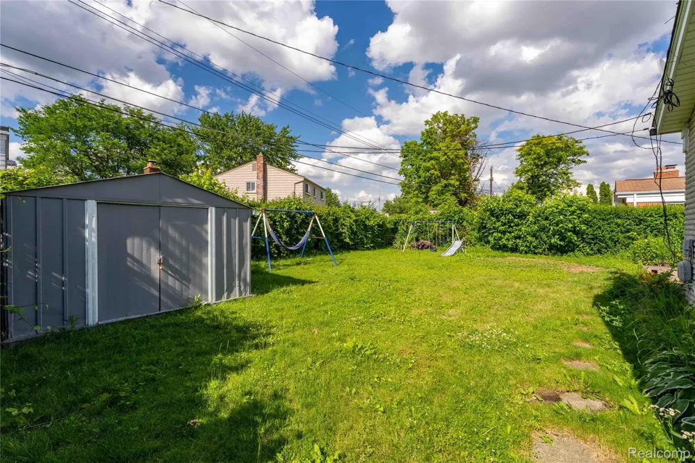 3173 Hedge Drive Sterling Heights City, MI 48310