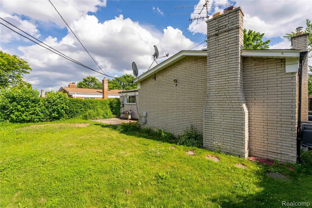 3173 Hedge Drive Sterling Heights City, MI 48310
