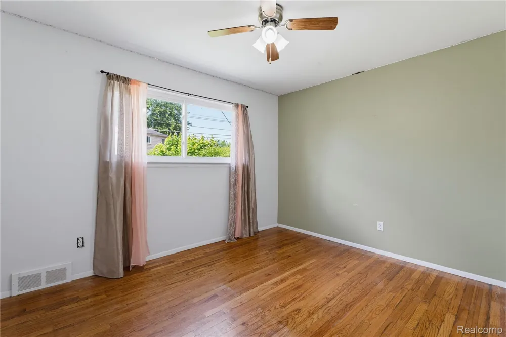 3173 Hedge Drive Sterling Heights City, MI 48310