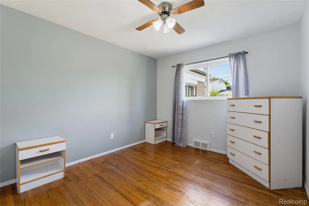 3173 Hedge Drive Sterling Heights City, MI 48310