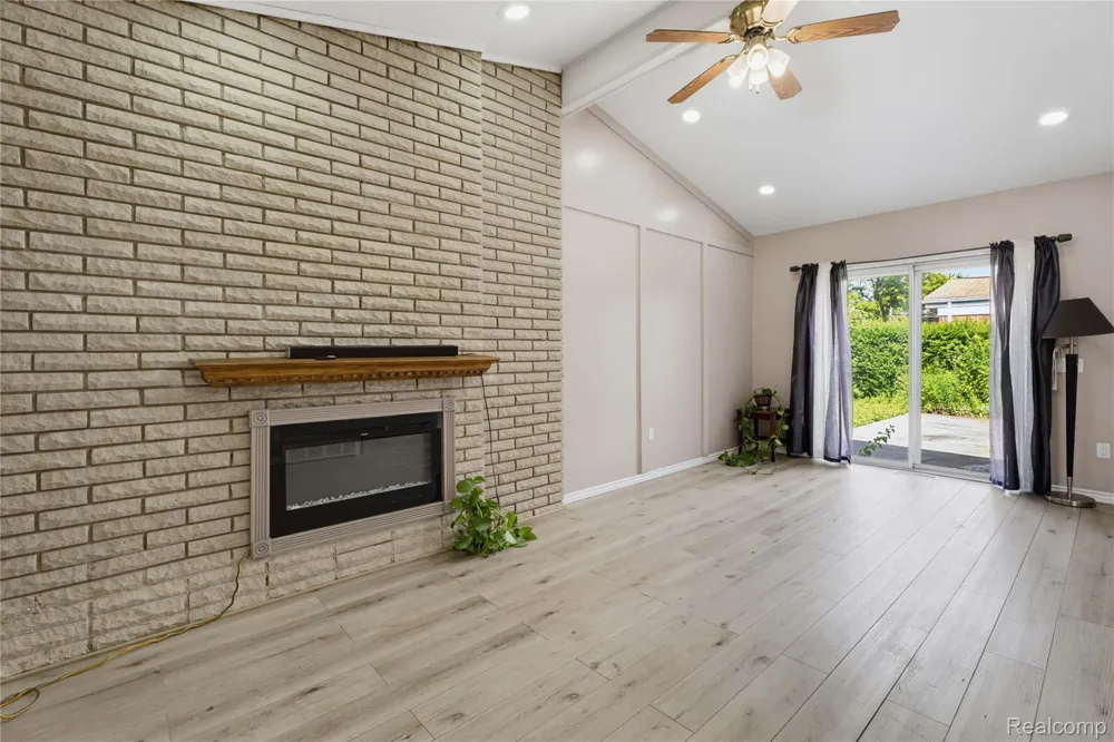 3173 Hedge Drive Sterling Heights City, MI 48310