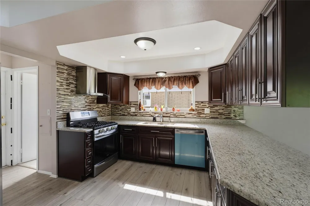 3173 Hedge Drive Sterling Heights City, MI 48310