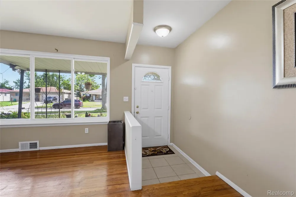 3173 Hedge Drive Sterling Heights City, MI 48310