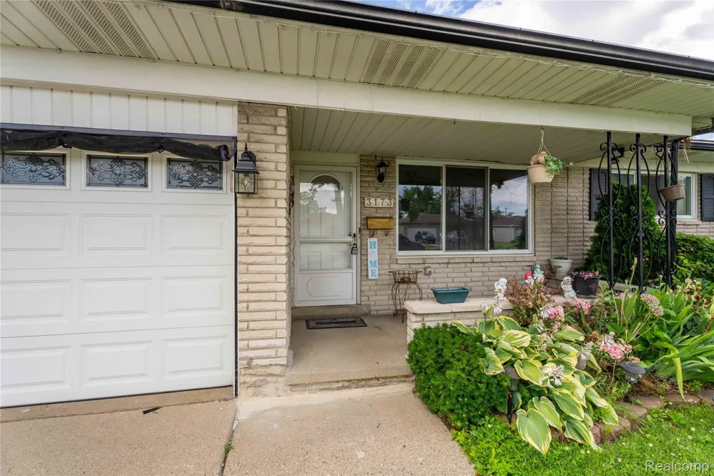 3173 Hedge Drive Sterling Heights City, MI 48310