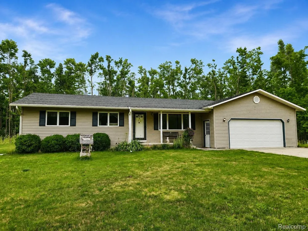 11183 Wolf Road Charlton Township, MI 49751