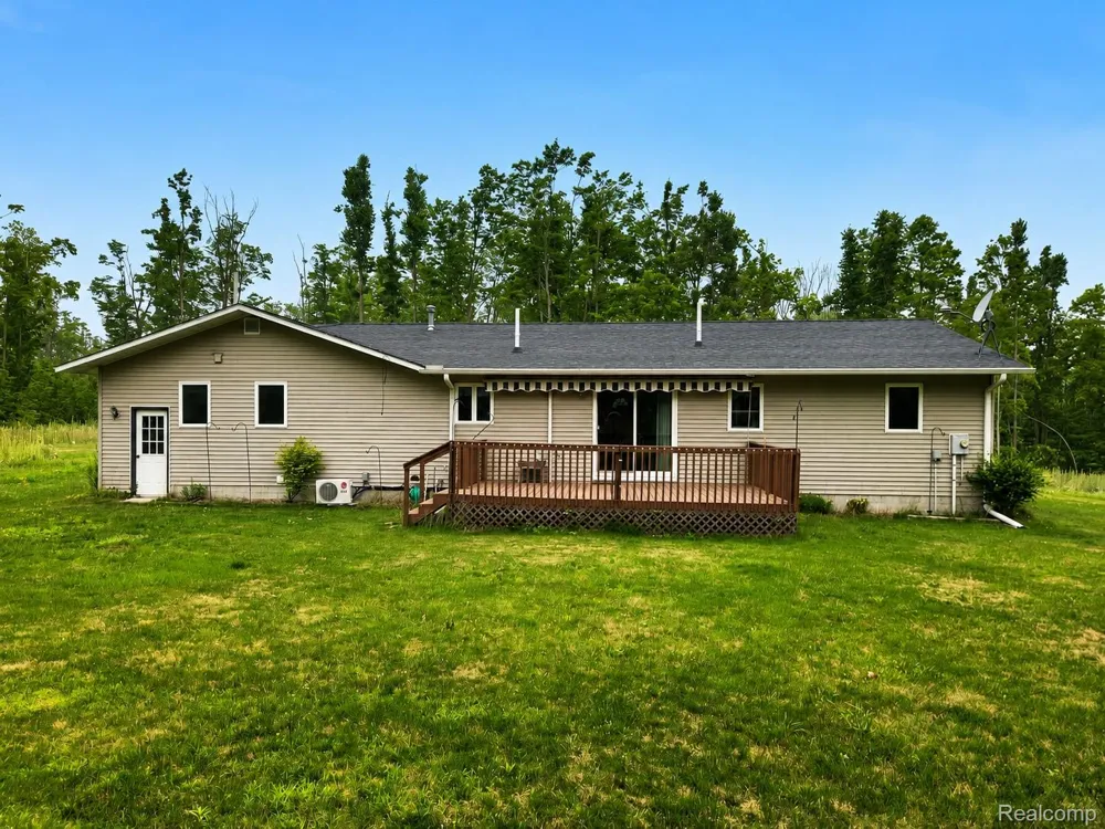 11183 Wolf Road Charlton Township, MI 49751