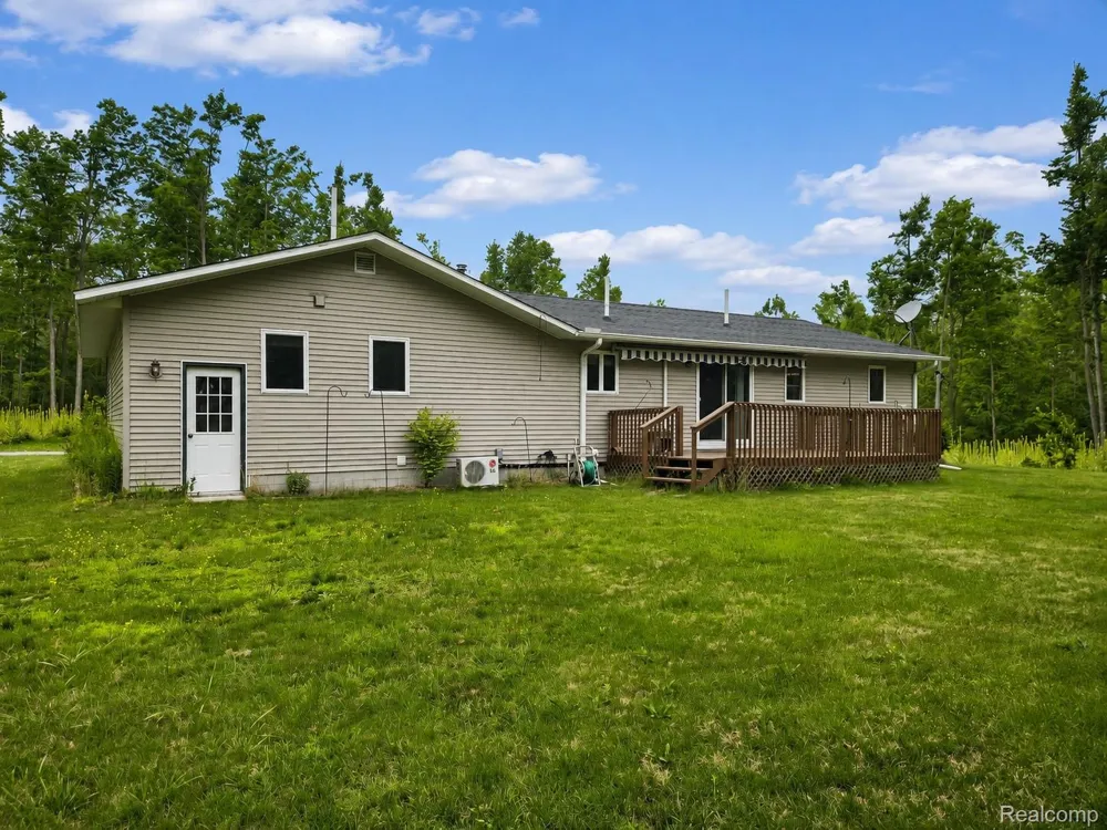 11183 Wolf Road Charlton Township, MI 49751