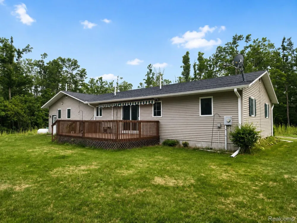 11183 Wolf Road Charlton Township, MI 49751