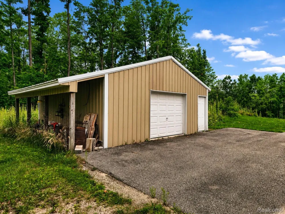 11183 Wolf Road Charlton Township, MI 49751