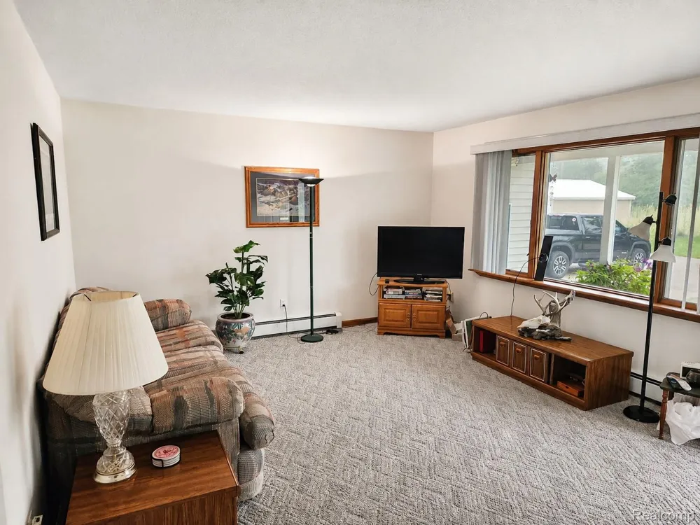 11183 Wolf Road Charlton Township, MI 49751