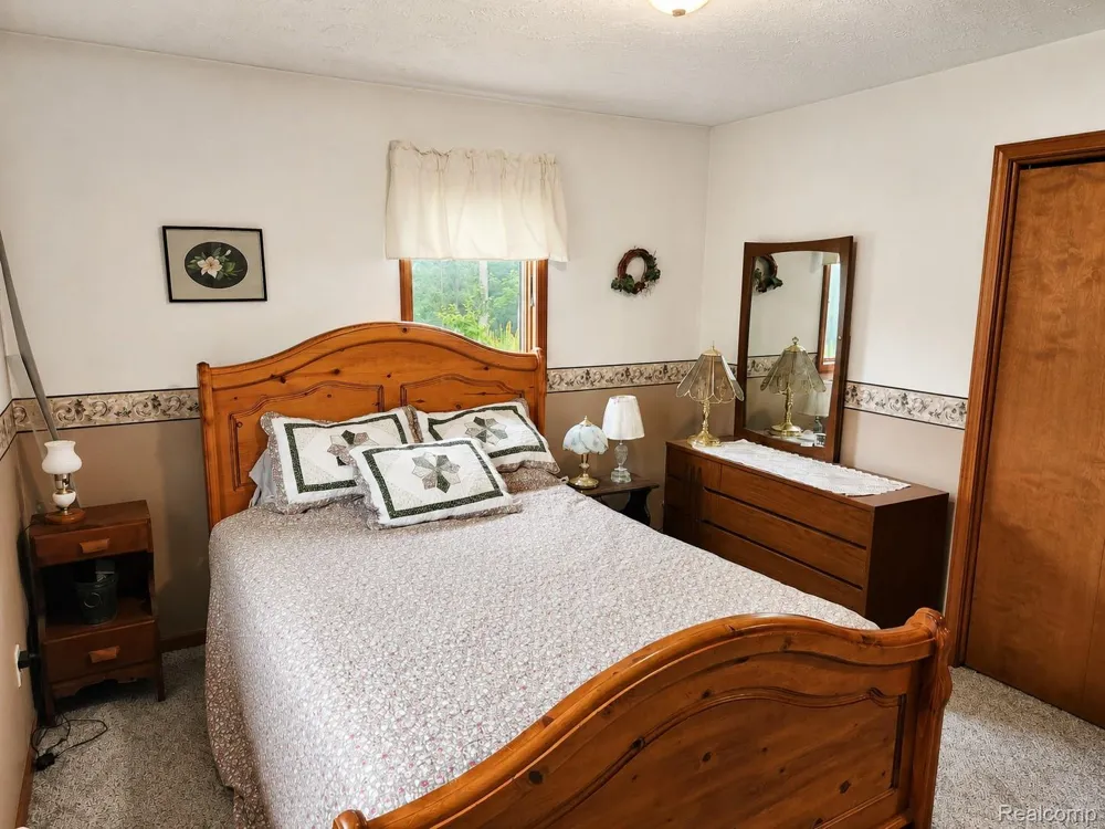 11183 Wolf Road Charlton Township, MI 49751