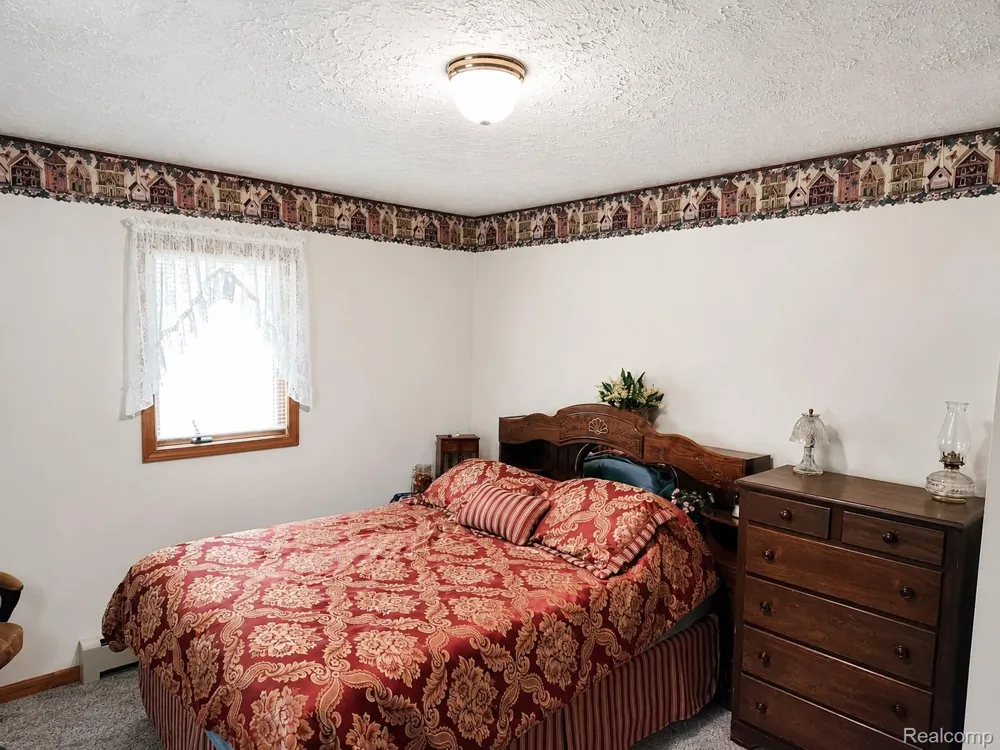 11183 Wolf Road Charlton Township, MI 49751