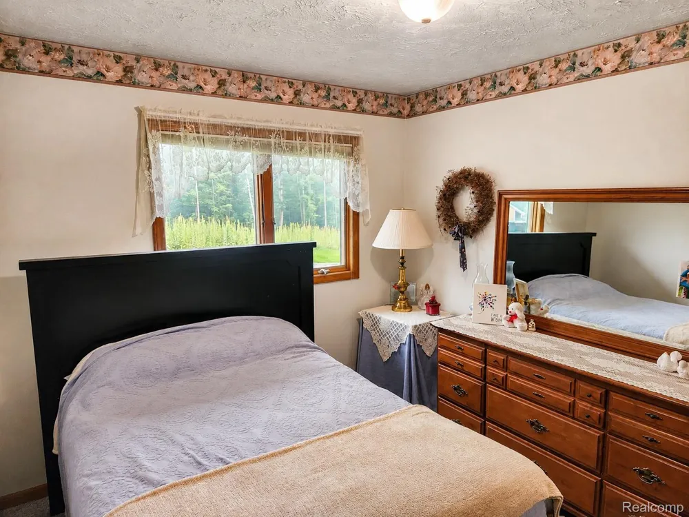 11183 Wolf Road Charlton Township, MI 49751