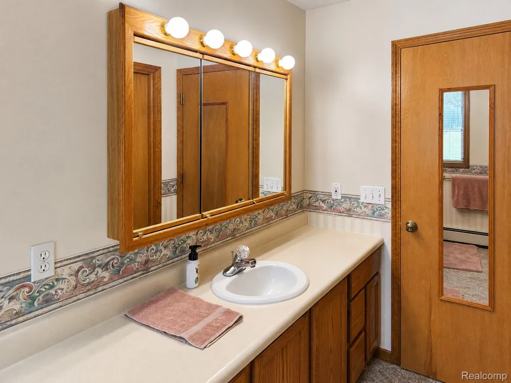 11183 Wolf Road Charlton Township, MI 49751