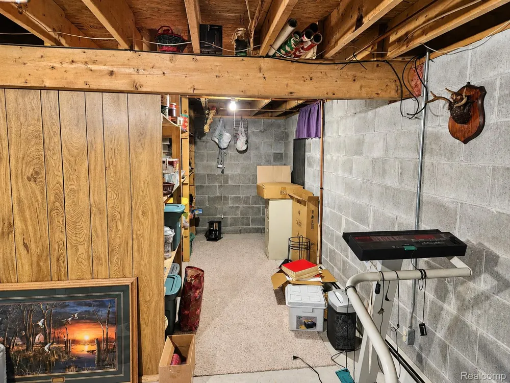 11183 Wolf Road Charlton Township, MI 49751