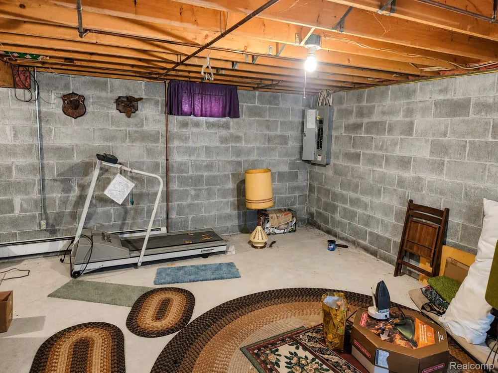11183 Wolf Road Charlton Township, MI 49751