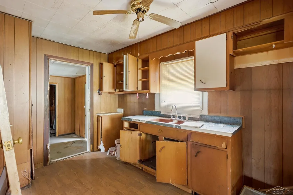 3102 Owen Street Saginaw City, MI 48601
