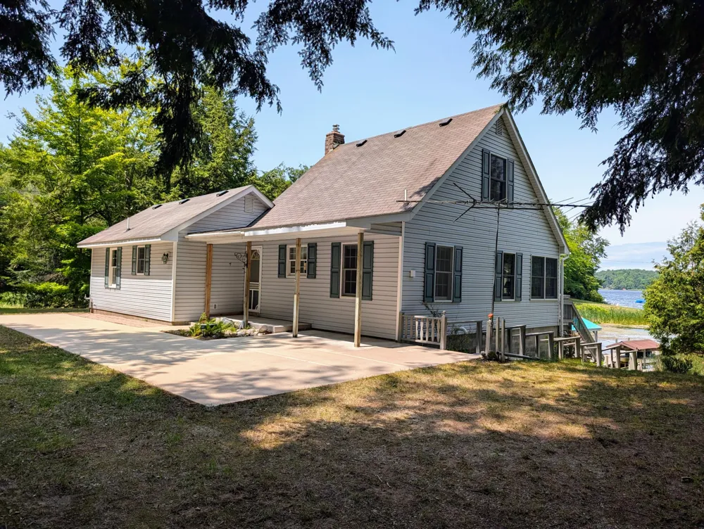 5993 Meyers Road Hamlin Township, MI 49431