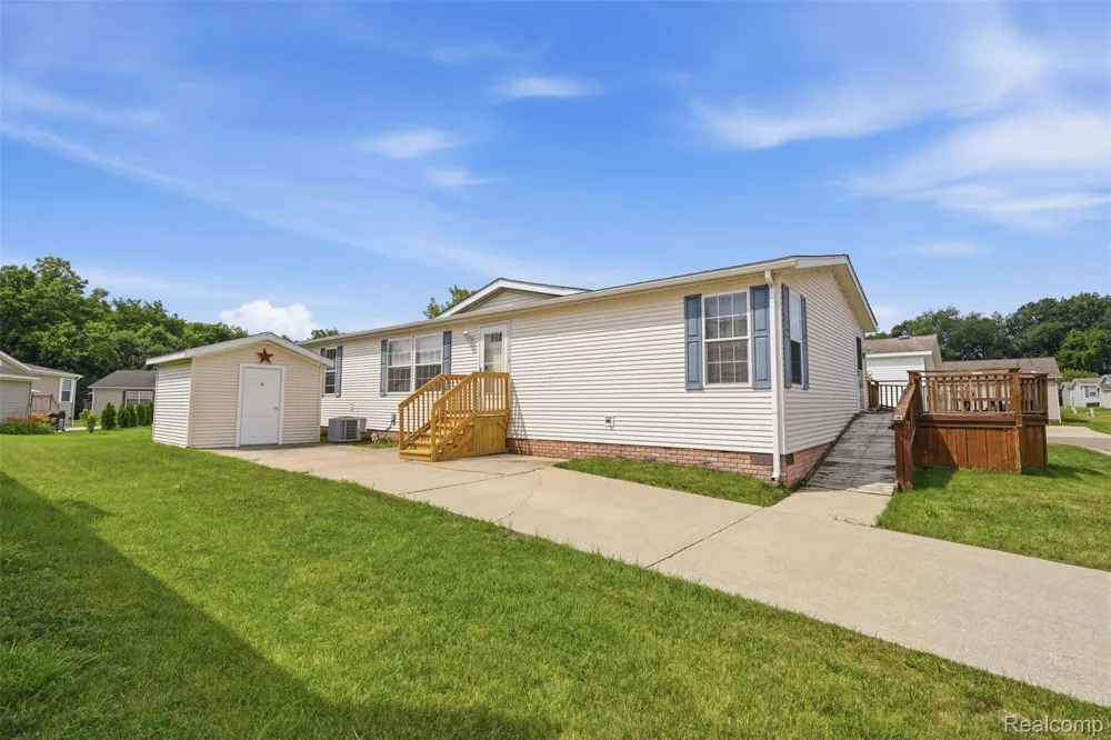 11784 Stoneridge Court Green Oak Township, MI 48178