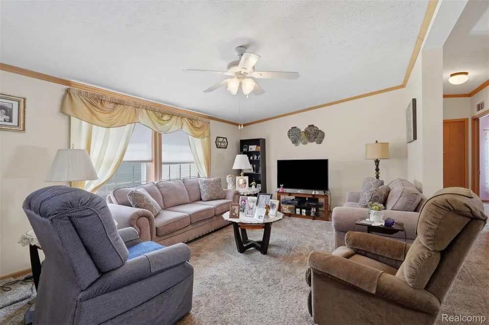 11784 Stoneridge Court Green Oak Township, MI 48178
