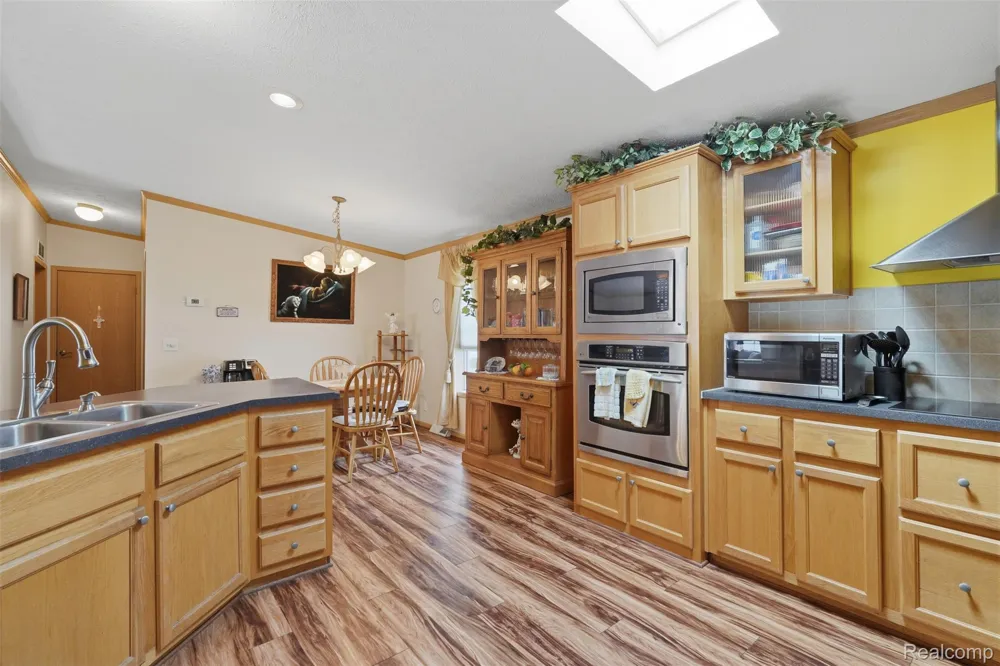 11784 Stoneridge Court Green Oak Township, MI 48178