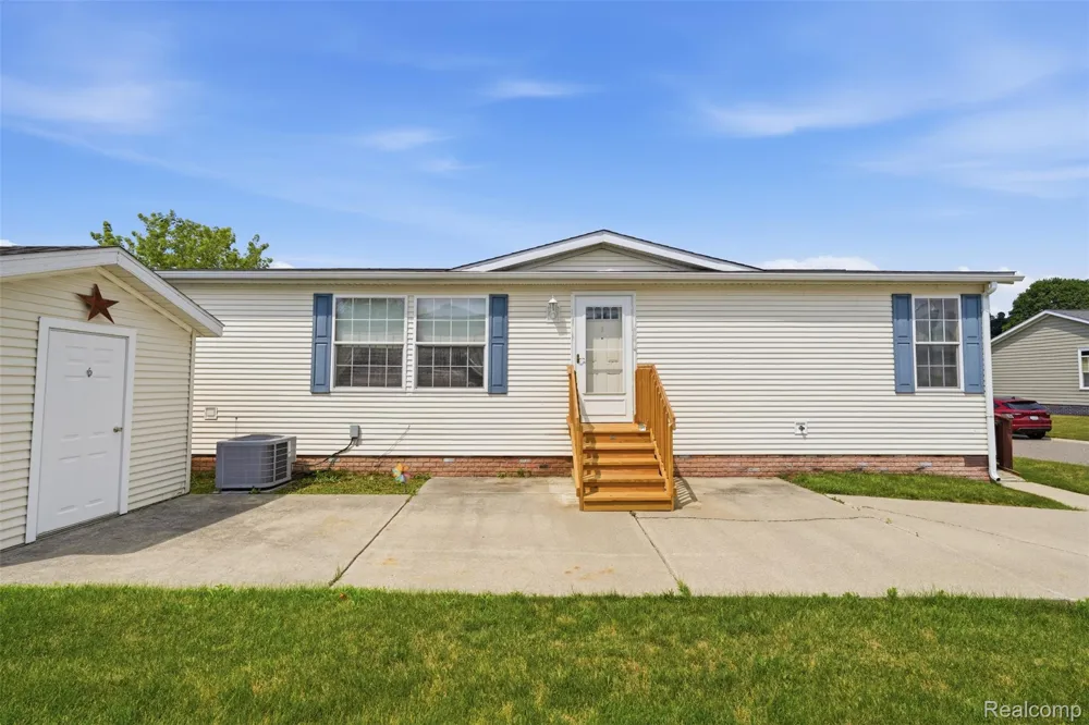 11784 Stoneridge Court Green Oak Township, MI 48178