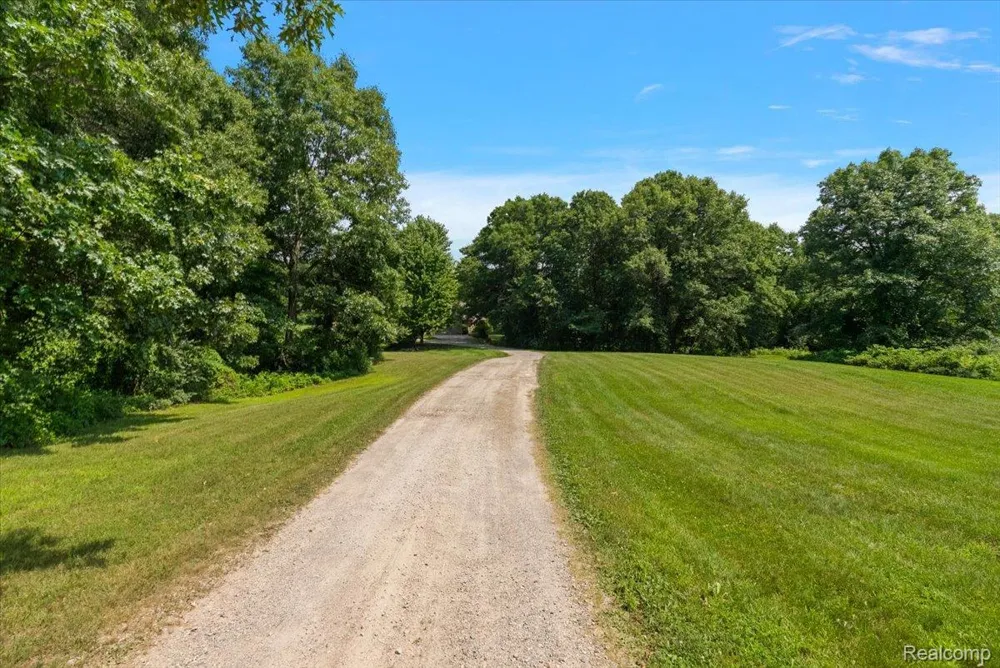 1650 Cobblestone Lane Oxford Charter Township, MI 48371