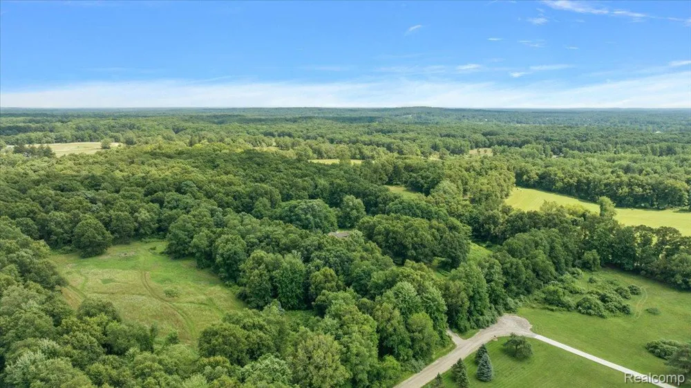 1650 Cobblestone Lane Oxford Charter Township, MI 48371