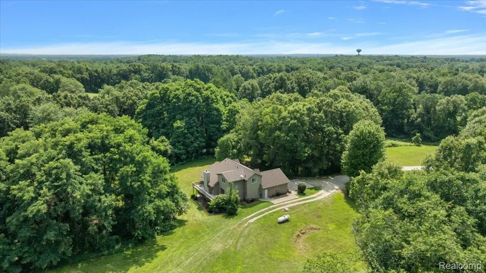 1650 Cobblestone Lane Oxford Charter Township, MI 48371