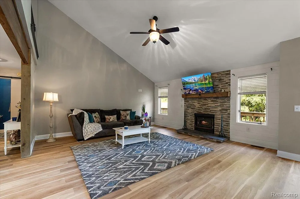 1650 Cobblestone Lane Oxford Charter Township, MI 48371