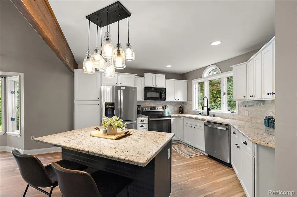 1650 Cobblestone Lane Oxford Charter Township, MI 48371