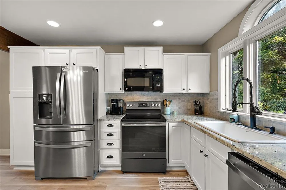1650 Cobblestone Lane Oxford Charter Township, MI 48371