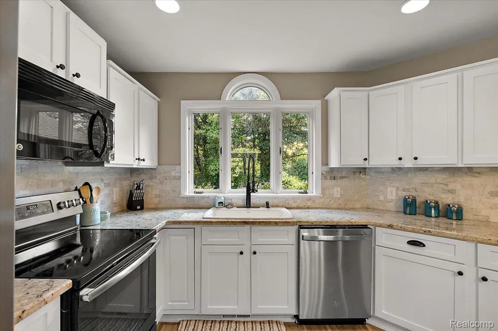 1650 Cobblestone Lane Oxford Charter Township, MI 48371