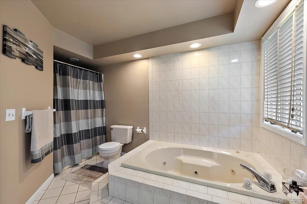 1650 Cobblestone Lane Oxford Charter Township, MI 48371