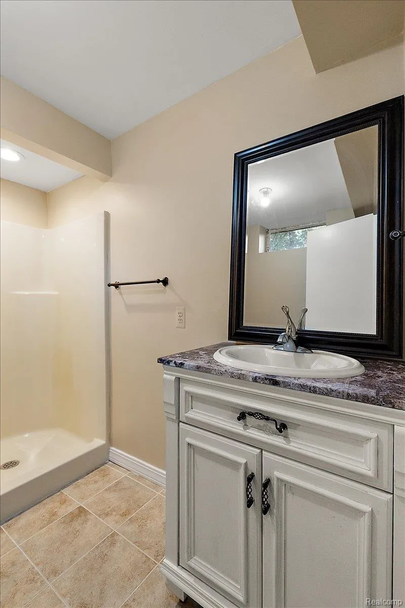 1650 Cobblestone Lane Oxford Charter Township, MI 48371