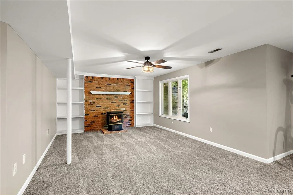 1650 Cobblestone Lane Oxford Charter Township, MI 48371