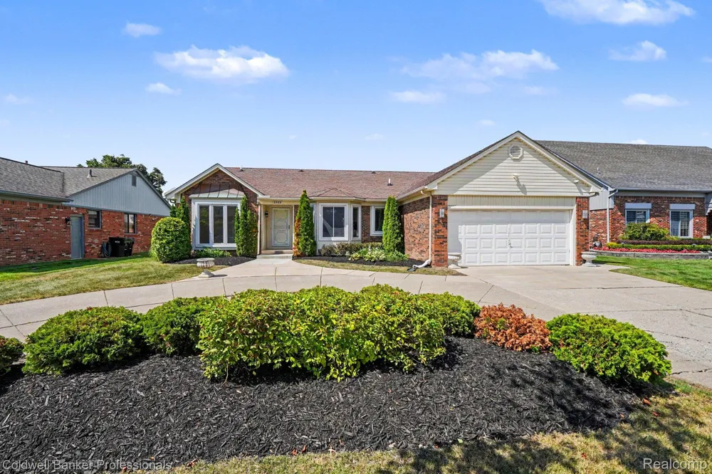 2585 Tiverton Drive Sterling Heights City, MI 48310