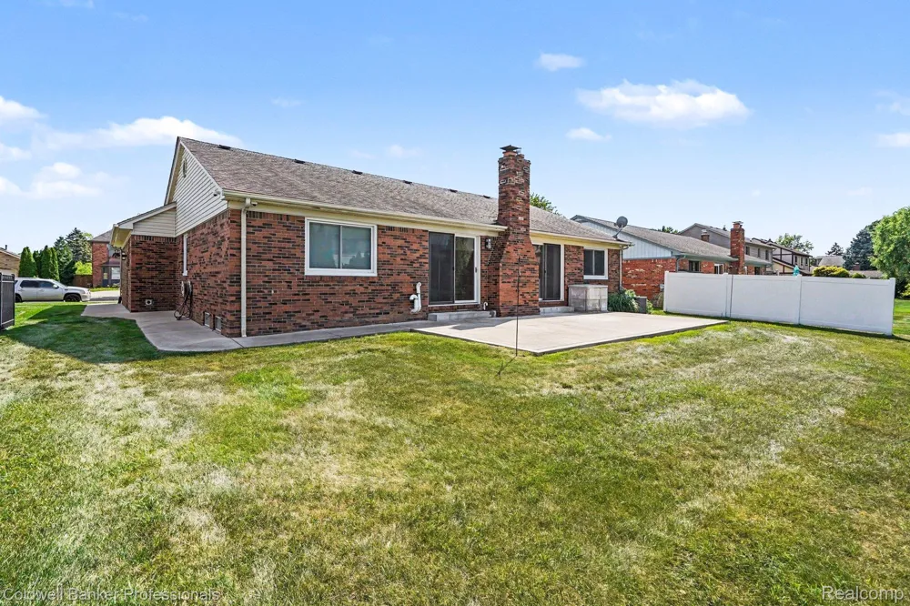 2585 Tiverton Drive Sterling Heights City, MI 48310