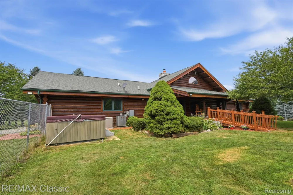 6900 Eveline Drive Holly Township, MI 48442