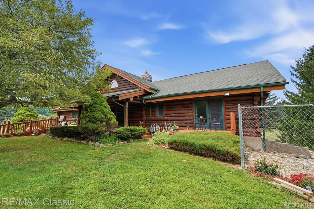 6900 Eveline Drive Holly Township, MI 48442