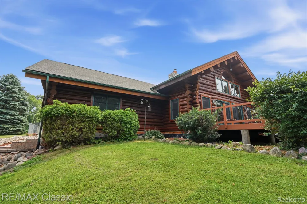 6900 Eveline Drive Holly Township, MI 48442