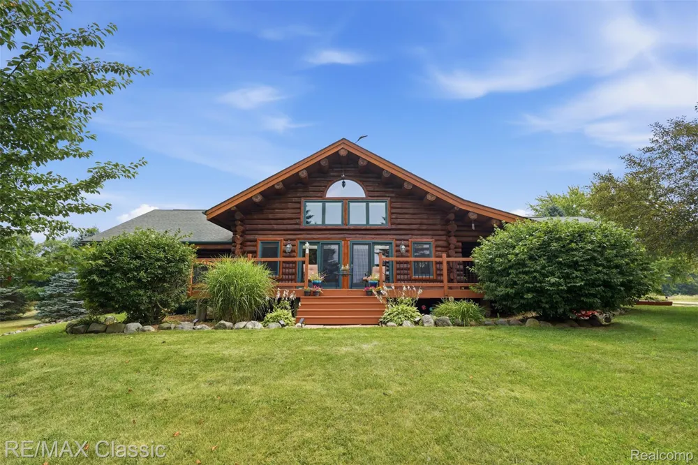 6900 Eveline Drive Holly Township, MI 48442