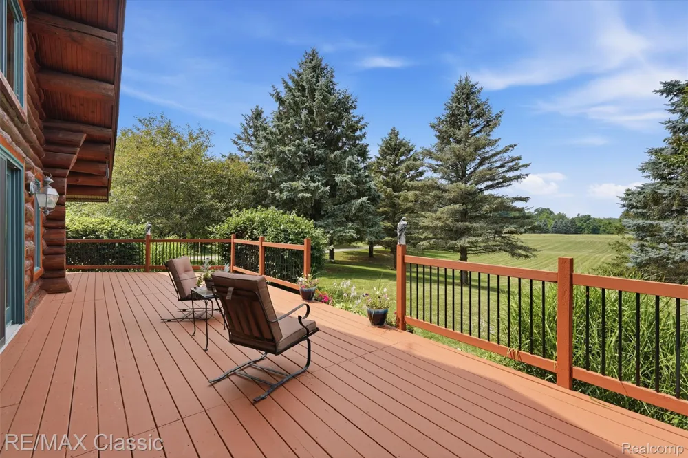 6900 Eveline Drive Holly Township, MI 48442