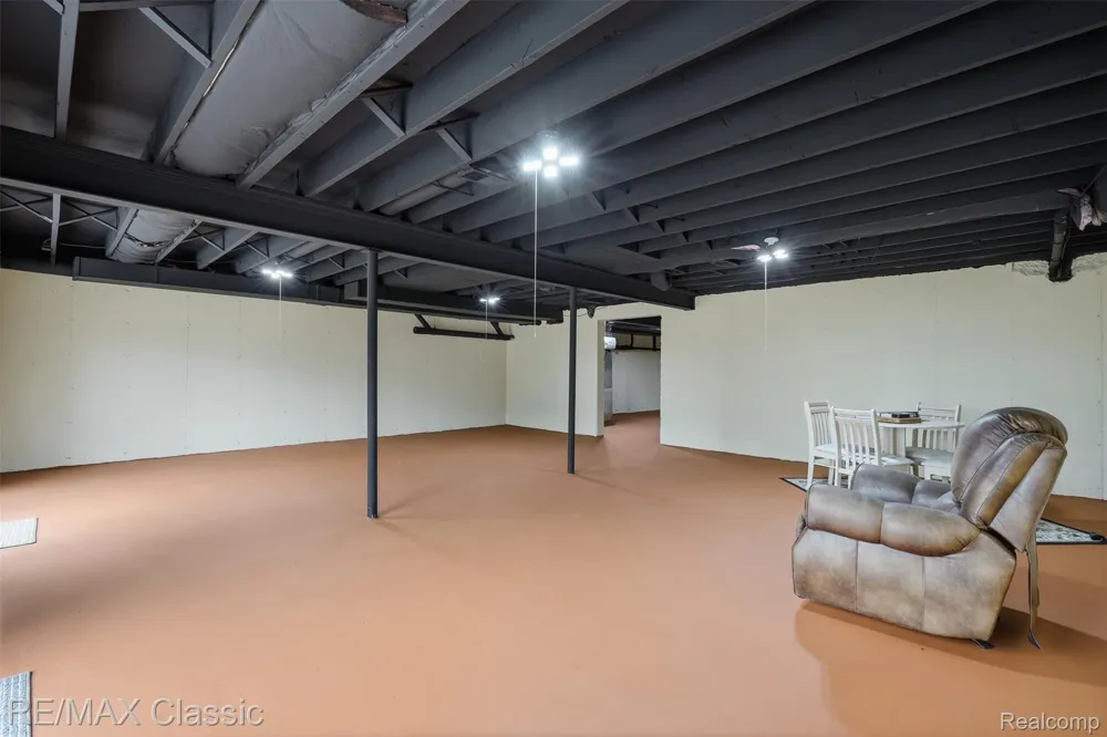 6900 Eveline Drive Holly Township, MI 48442