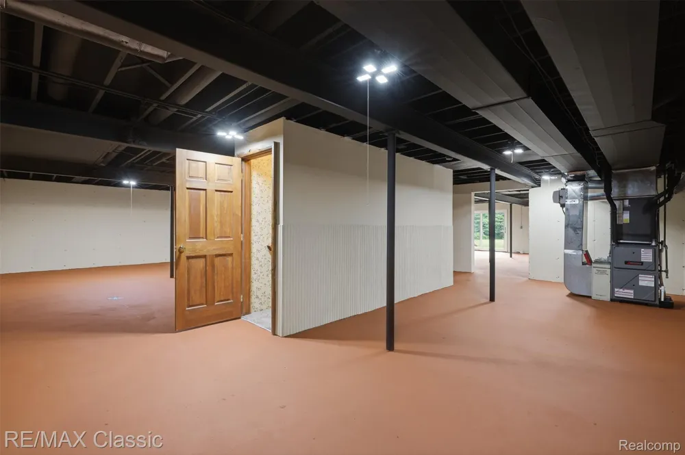 6900 Eveline Drive Holly Township, MI 48442