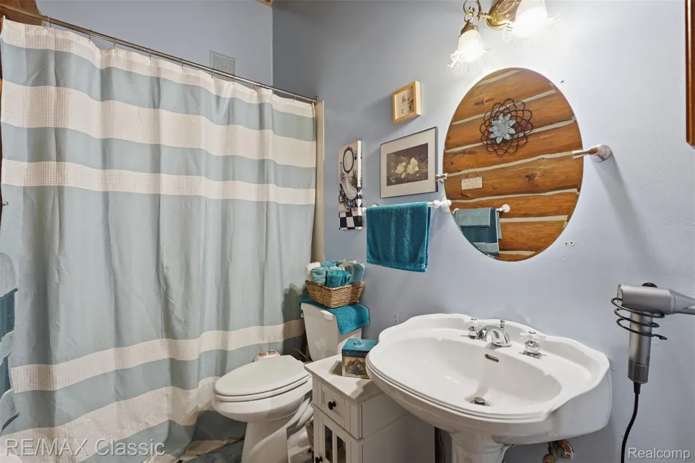 6900 Eveline Drive Holly Township, MI 48442